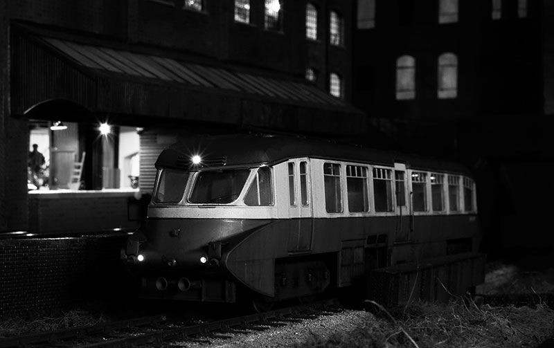 dapol-railcar-fin-dark-BW.jpg